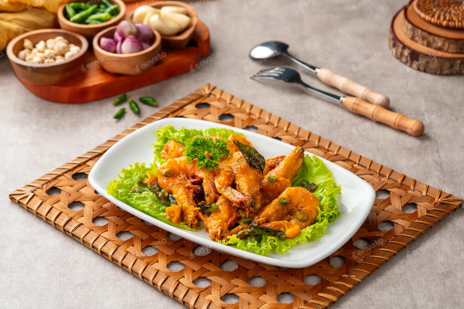 udang saus telur asin or Salted egg fried shrimp with curry leaves